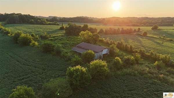 128 Acres of Land for Sale in Glasgow, Kentucky