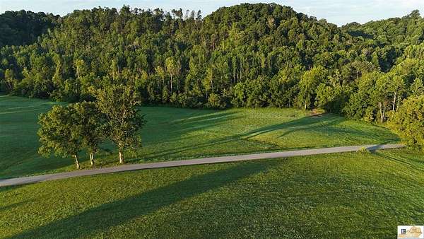 32 Acres of Recreational & Residential Land for Sale in Campbellsville, Kentucky