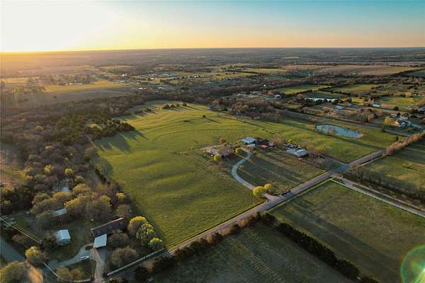 5.63 Acres of Mixed-Use Land for Sale in Howe, Texas