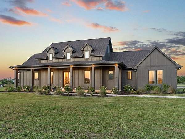 2 Acres of Land with Home for Sale in Schulenburg, Texas
