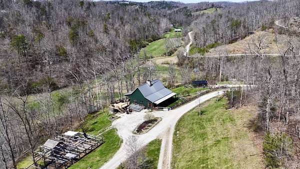 552 Acres of Land with Home for Sale in Louisa, Kentucky