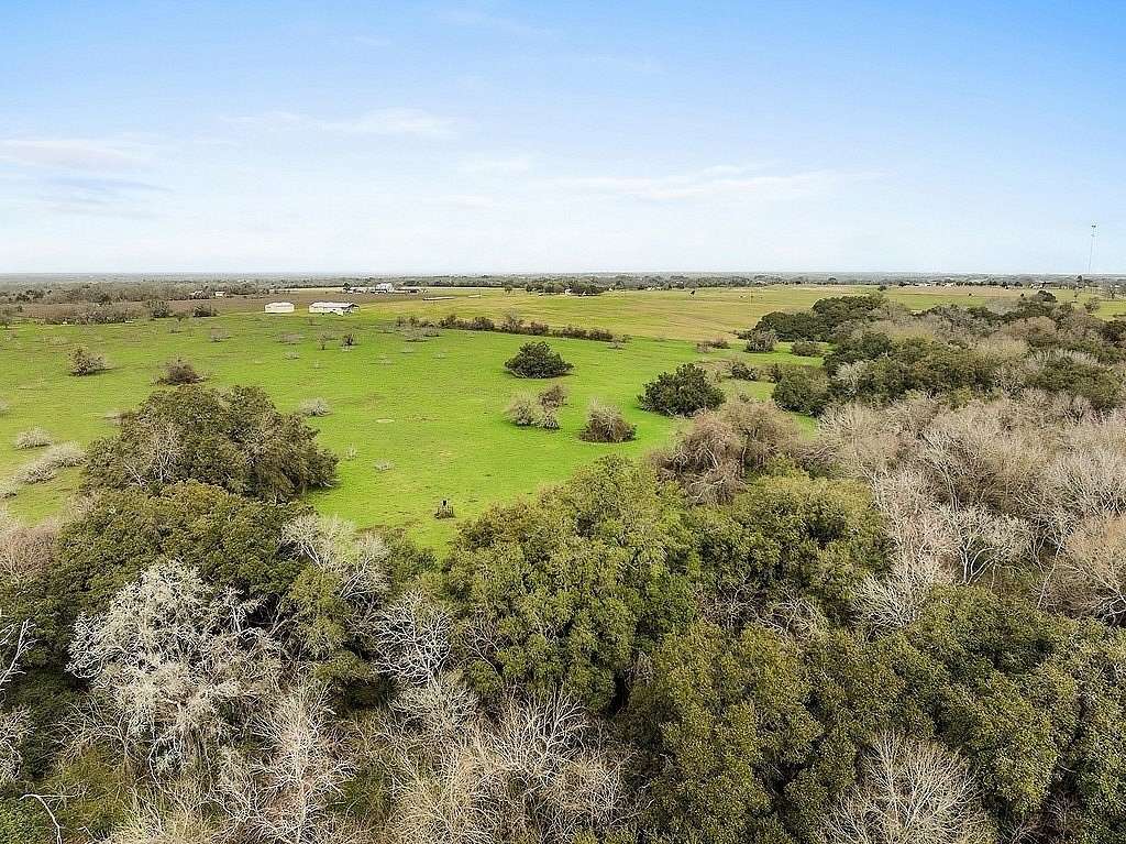 17 Acres of Land for Sale in New Ulm, Texas
