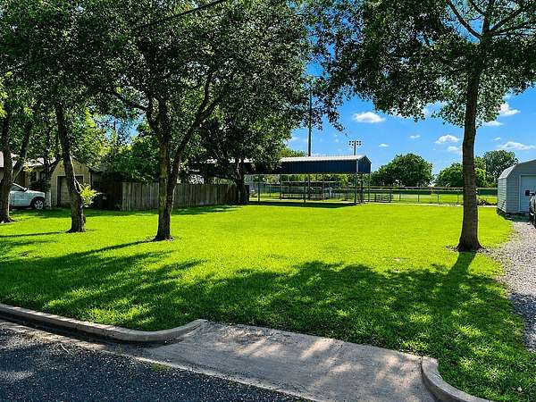 0.15 Acres of Residential Land for Sale in Weimar, Texas