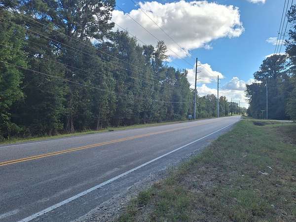 33 Acres of Mixed-Use Land for Sale in Mount Meigs, Alabama