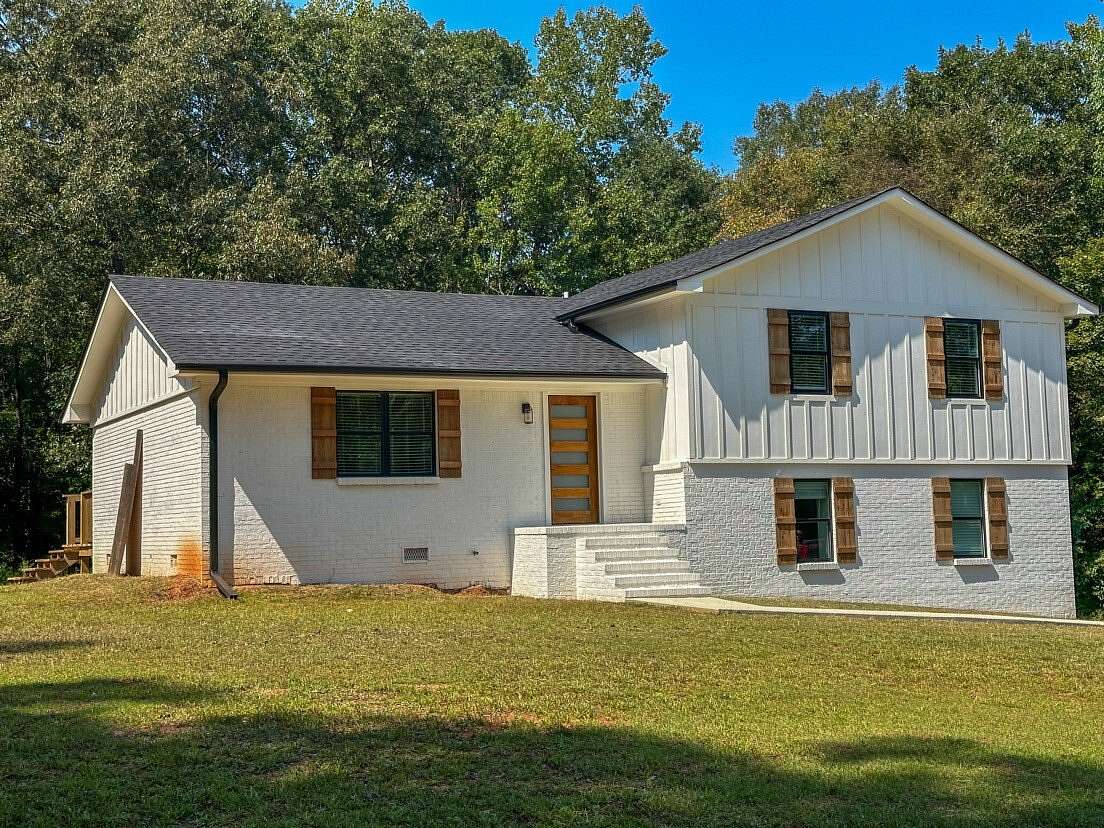7 Acres of Land with Home for Sale in Lawley, Alabama