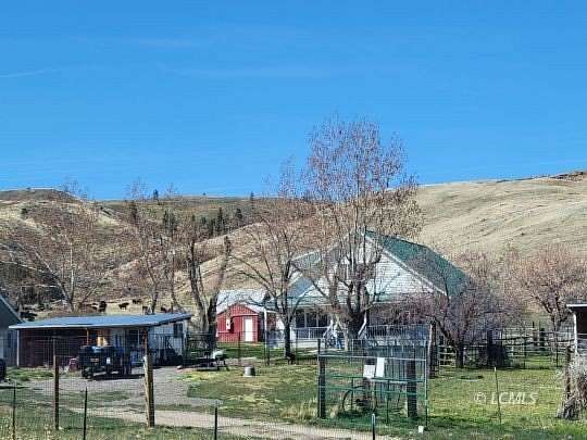 4.59 Acres of Land with Home for Sale in Paisley, Oregon