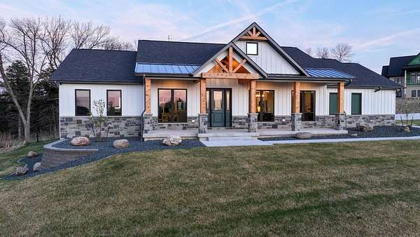 1.5 Acres of Land with Home for Sale in Crofton, Nebraska
