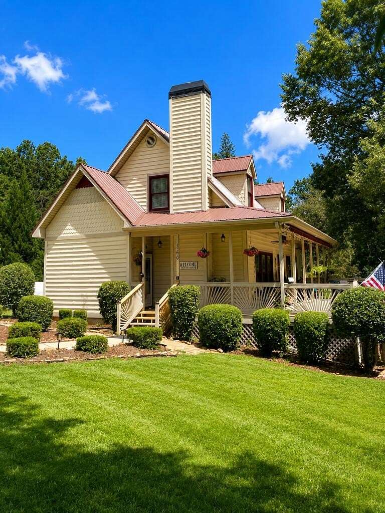 1.5 Acres of Land with Home for Sale in Eatonton, Georgia