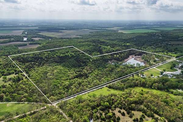 120 Acres of Improved Recreational Land for Sale in Coffeyville, Kansas