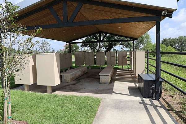 5 Acres of Residential Land for Sale in Columbus, Texas