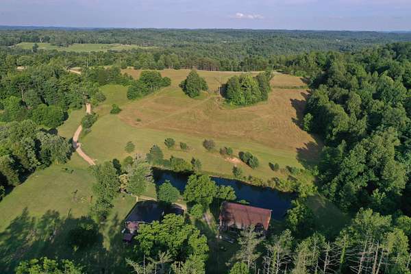 33 Acres of Land with Home for Sale in Beattyville, Kentucky