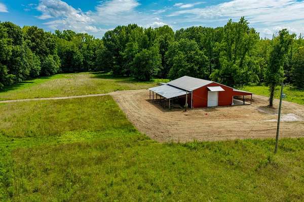 15 Acres of Recreational & Residential Land for Sale in Florence, Alabama