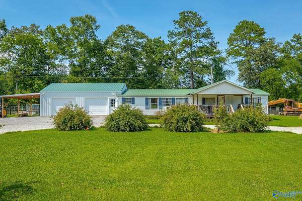 12 Acres of Land with Home for Sale in Gaylesville, Alabama