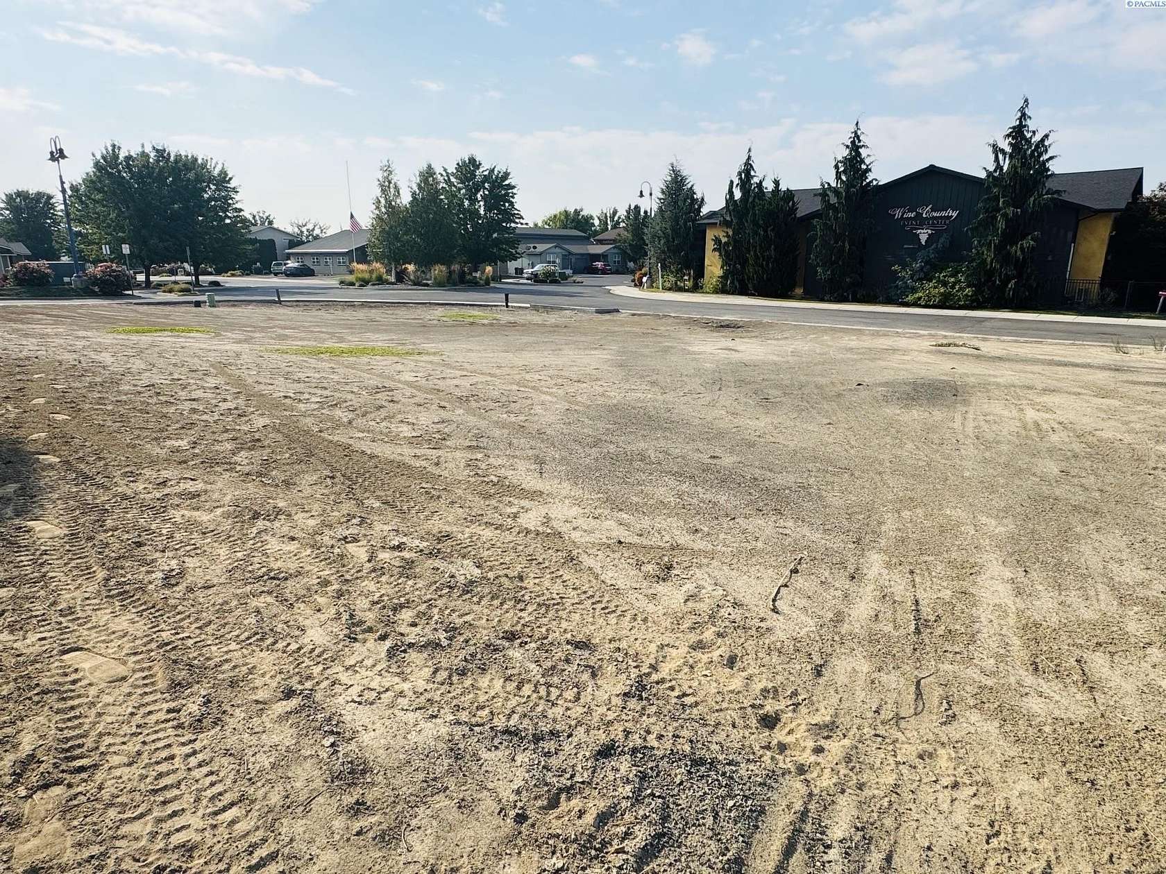 0.22 Acres of Mixed-Use Land for Sale in Zillah, Washington
