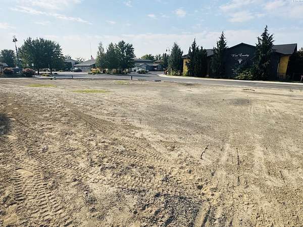 0.22 Acres of Mixed-Use Land for Sale in Zillah, Washington