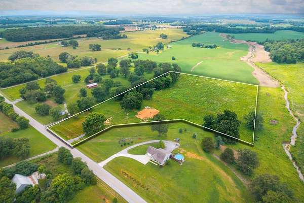 11.1 Acres of Recreational & Residential Land for Sale in McMinnville, Tennessee