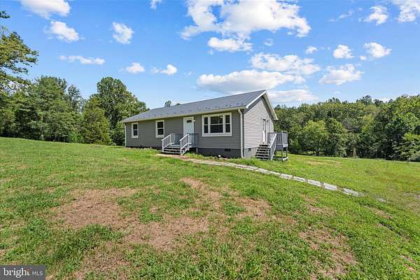 5 Acres of Land with Home for Lease in Warrenton, Virginia