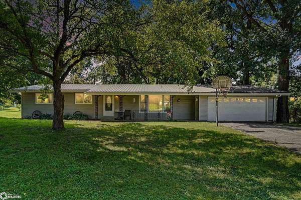 6 Acres of Land with Home for Sale in Keosauqua, Iowa