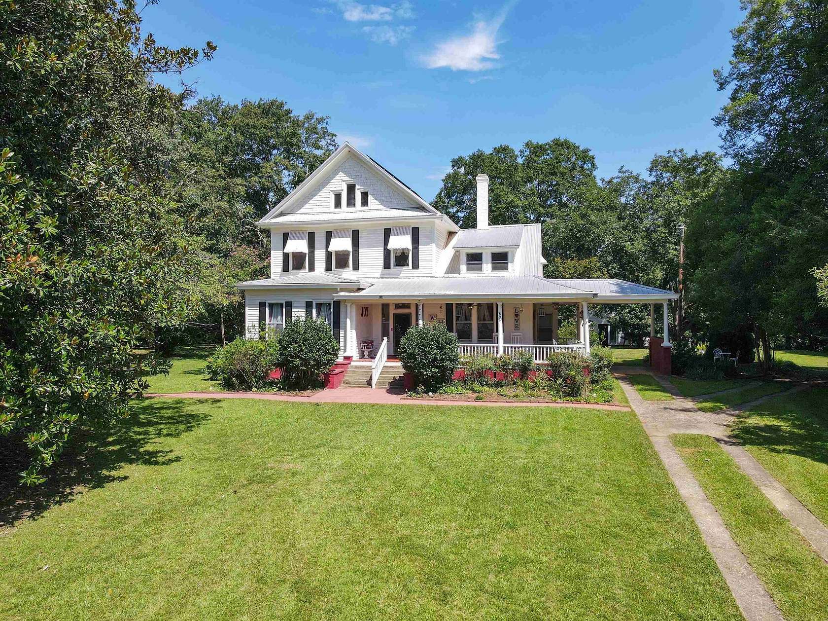 2.13 Acres of Improved Mixed-Use Land for Sale in Wellford, South Carolina