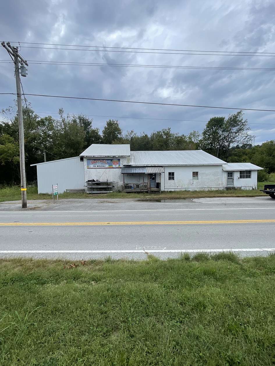 5 Acres of Commercial Land for Sale in Red Boiling Springs, Tennessee
