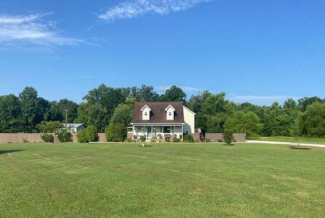 21 Acres of Agricultural Land with Home for Sale in Decherd, Tennessee