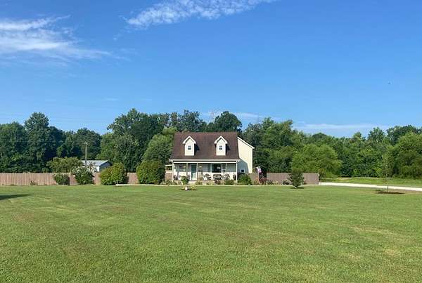 21 Acres of Agricultural Land with Home for Sale in Decherd, Tennessee