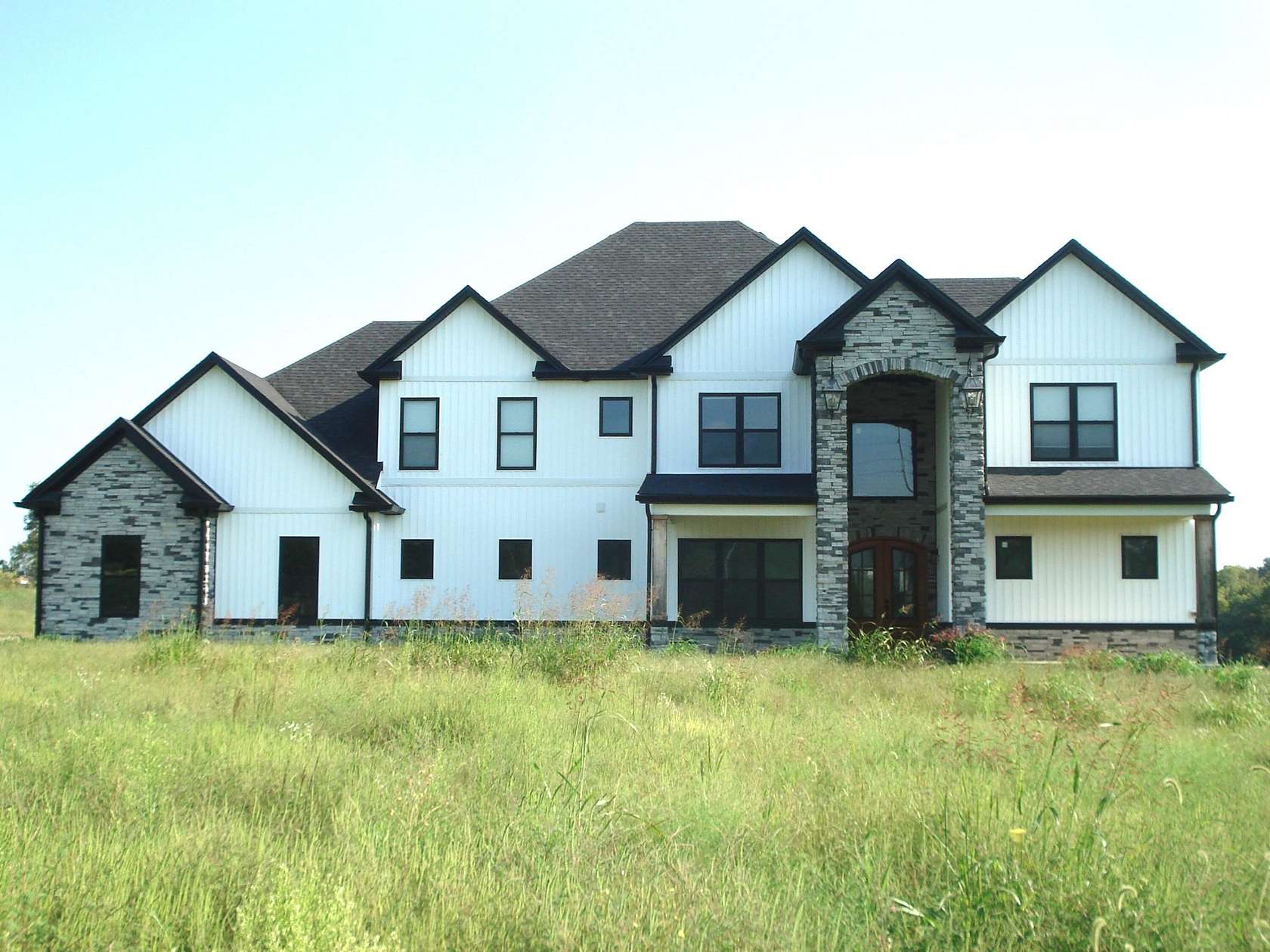 10 Acres of Land with Home for Sale in Paris, Kentucky