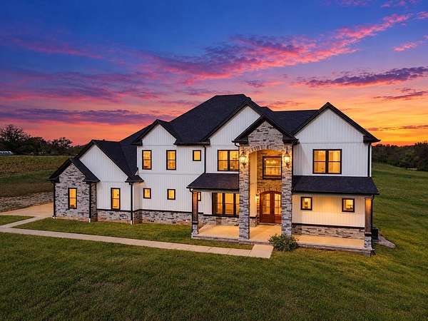 10 Acres of Land with Home for Sale in Paris, Kentucky