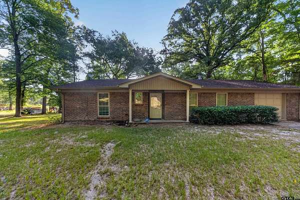 1.5 Acres of Land with Home for Sale in Tyler, Texas
