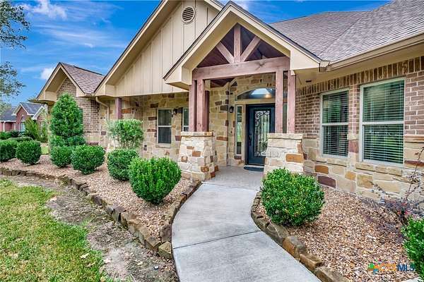 1.5 Acres of Land with Home for Sale in Inez, Texas