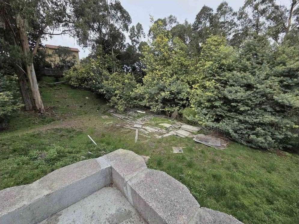 0.12 Acres of Residential Land for Sale in Oakland, California