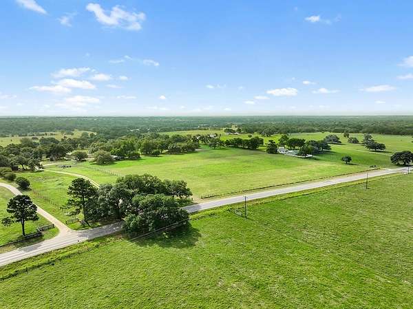 10 Acres of Recreational & Residential Land for Sale in Schulenburg, Texas