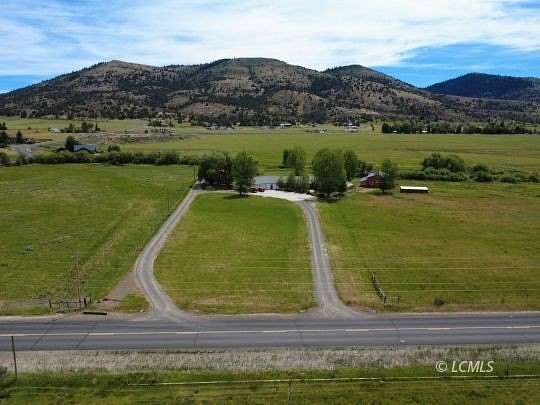19.6 Acres of Land with Home for Sale in Lakeview, Oregon