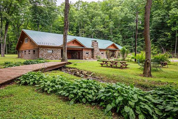 9 Acres of Mixed-Use Land for Sale in Spring Creek, Pennsylvania
