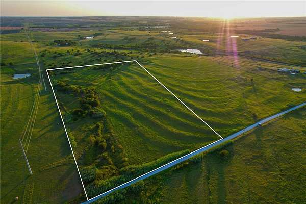 18 Acres of Land for Sale in Penelope, Texas