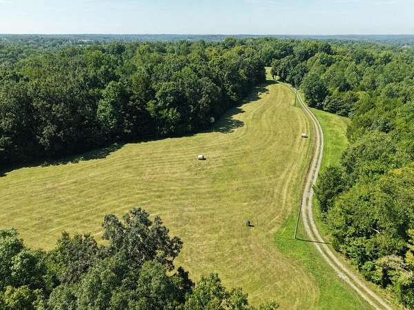 32.2 Acres of Land for Sale in Charlotte, Tennessee