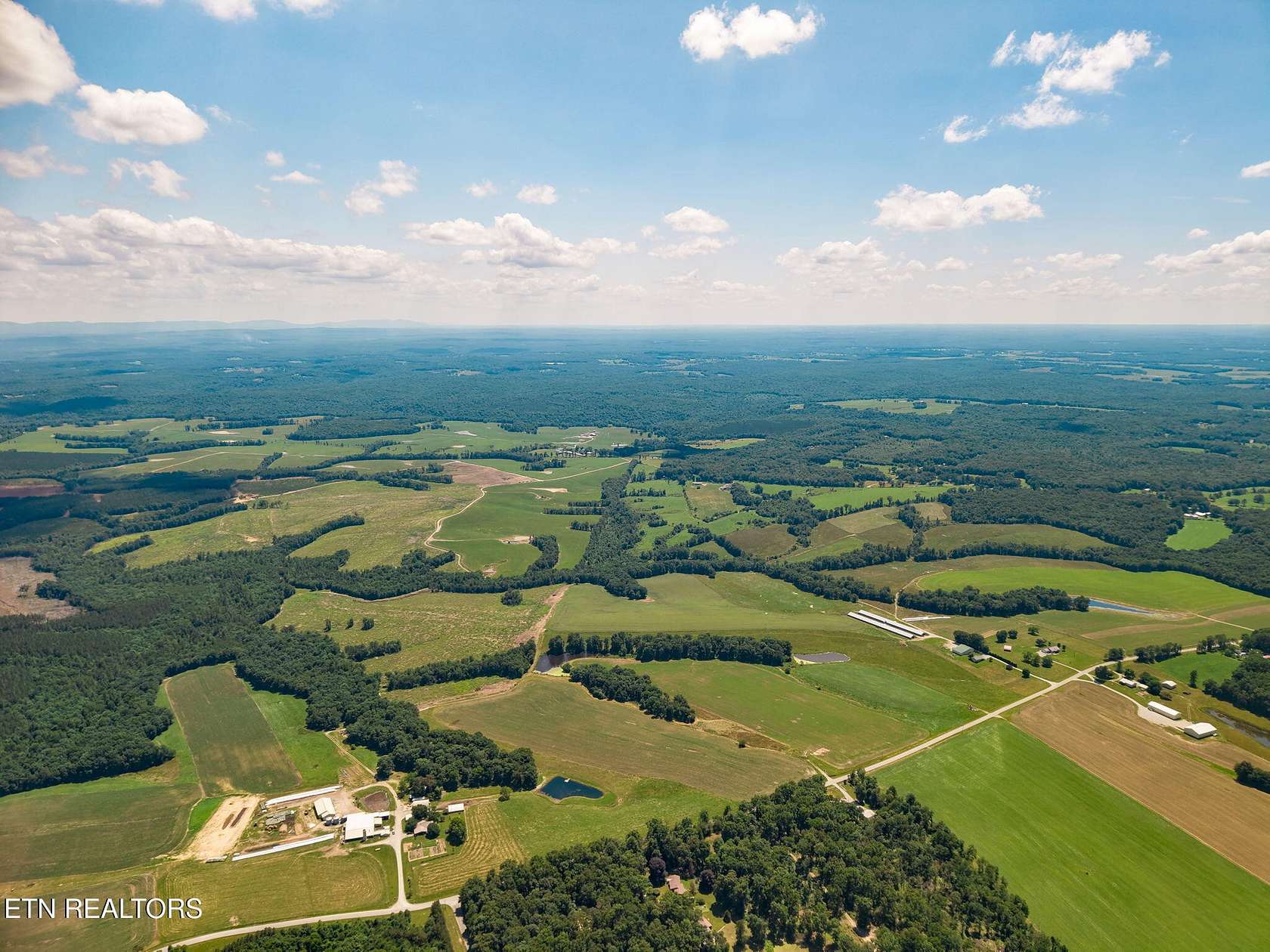 180 Acres of Land for Sale in Deer Lodge, Tennessee