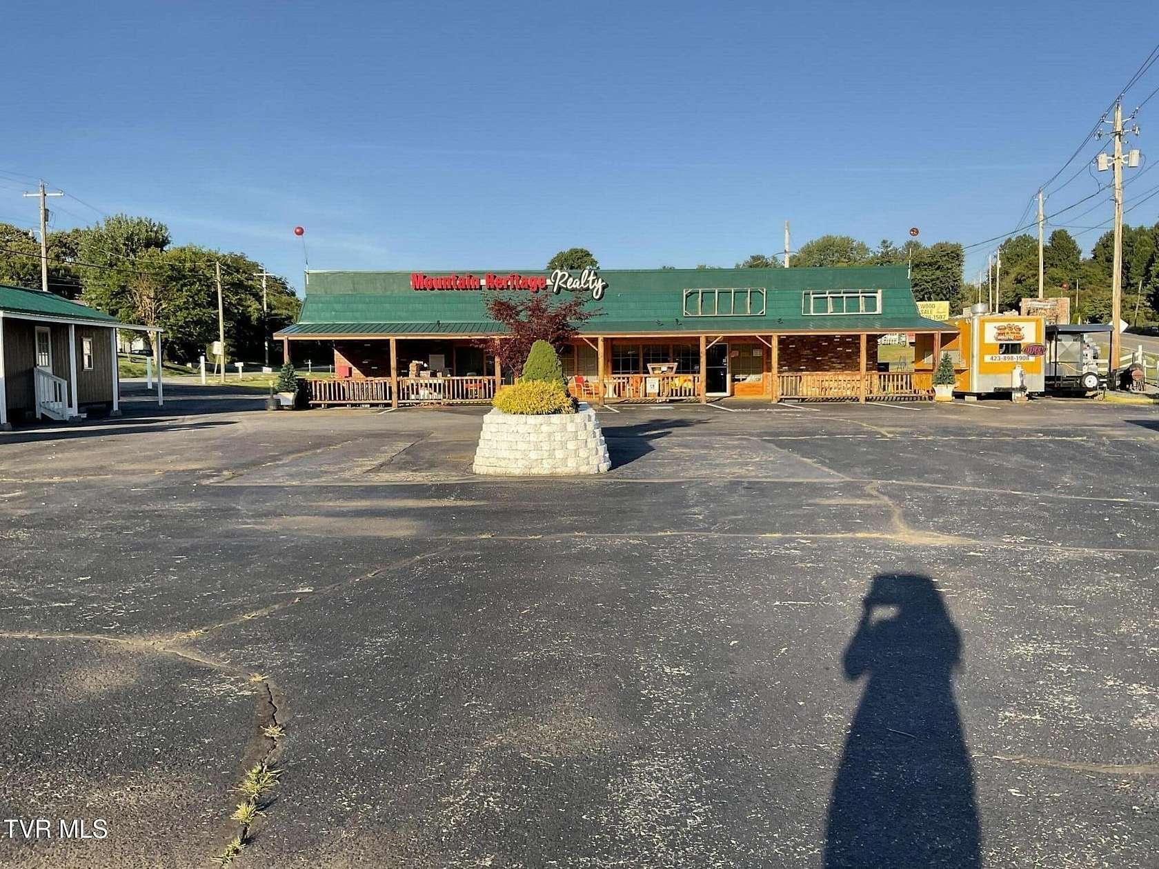 1.27 Acres of Improved Commercial Land for Sale in Johnson City, Tennessee