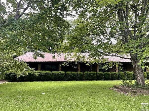 31 Acres of Land with Home for Sale in Atlanta, Texas