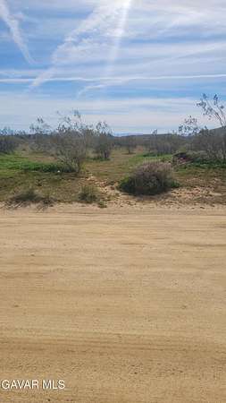 2.5 Acres of Land for Sale in Mojave, California
