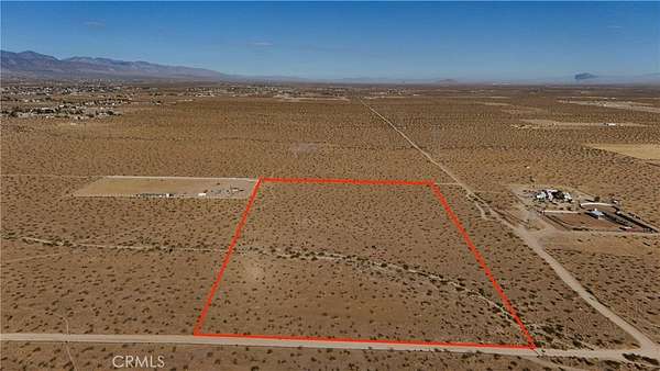 20 Acres of Land for Sale in Phelan, California