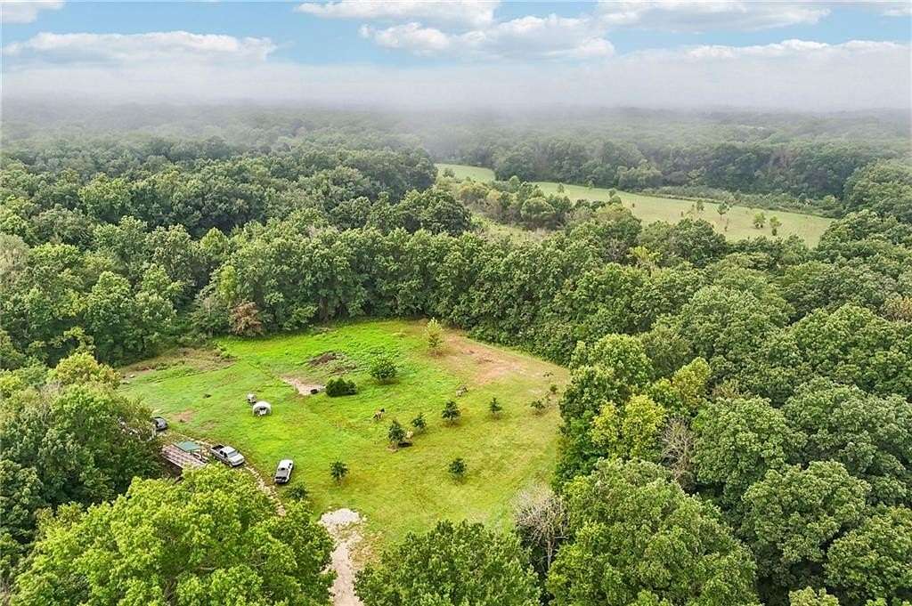 33 Acres of Recreational & Residential Land for Sale in Green Ridge, Missouri