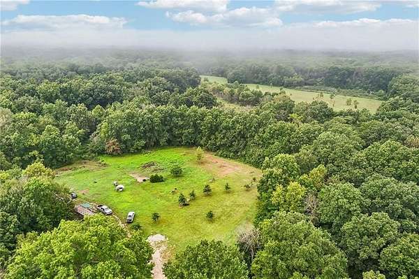 33 Acres of Recreational & Residential Land for Sale in Green Ridge, Missouri