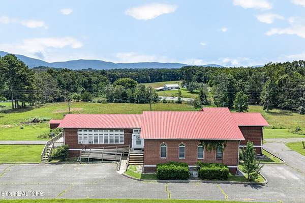 4.83 Acres of Land with Home for Sale in Crossville, Tennessee