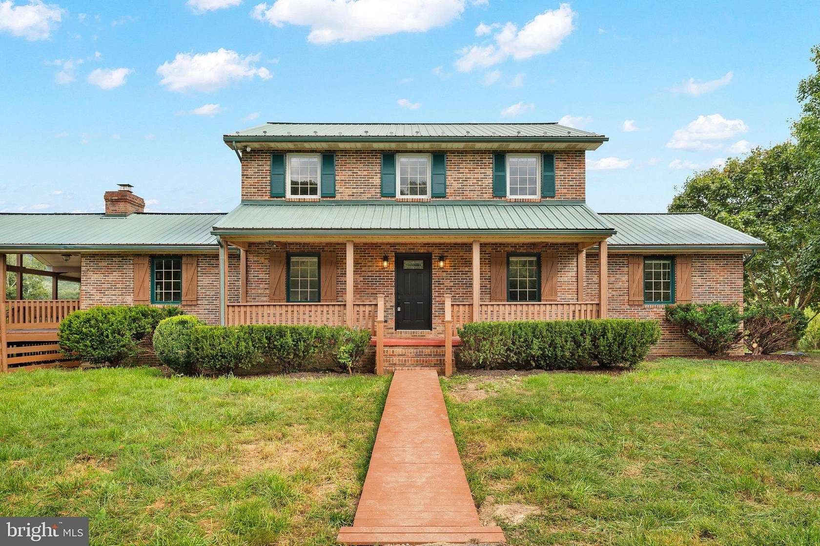 16.2 Acres of Land with Home for Sale in Fort Valley, Virginia
