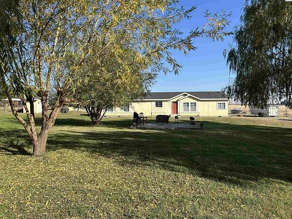 19.3 Acres of Land with Home for Sale in Prosser, Washington