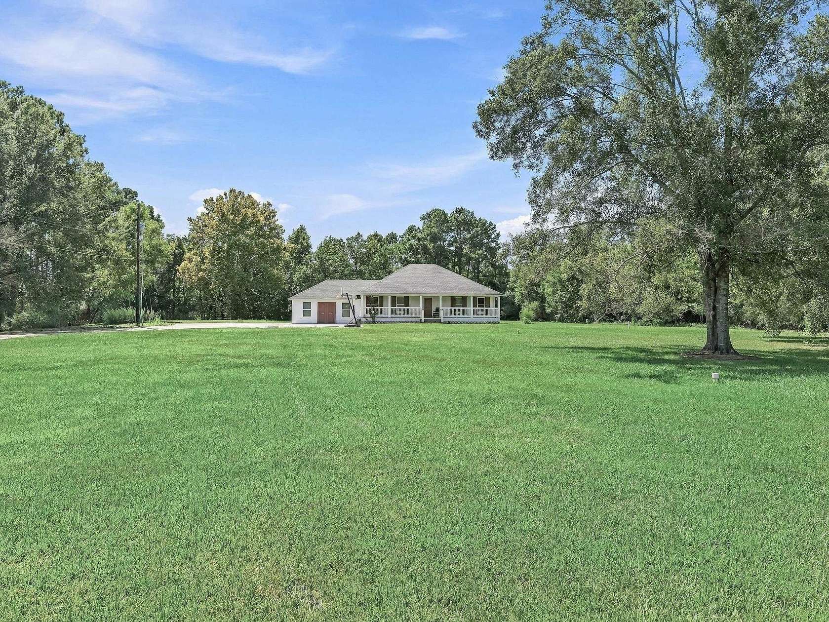 1.88 Acres of Improved Residential Land for Sale in Orange, Texas