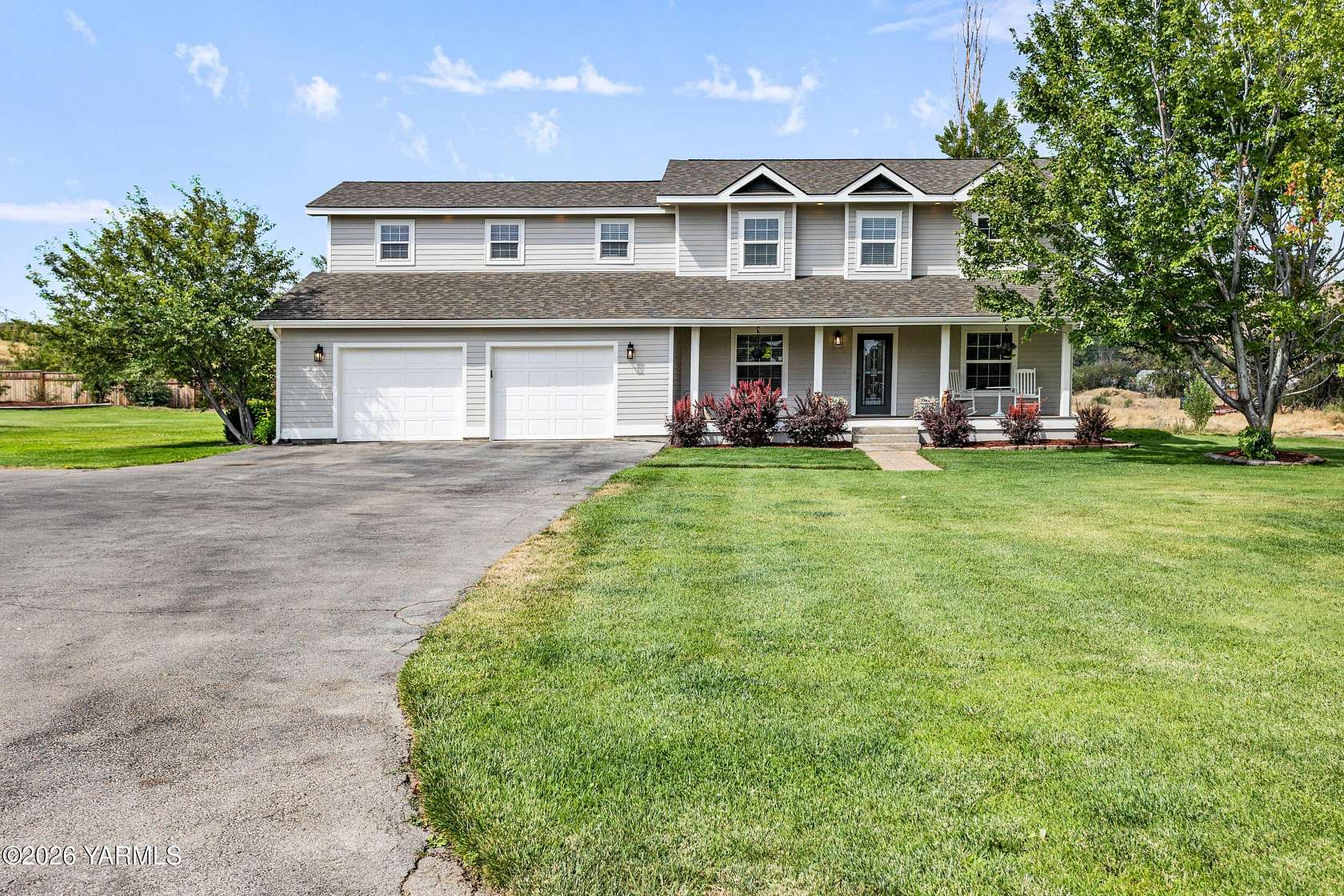 8.14 Acres of Land with Home for Sale in Yakima, Washington