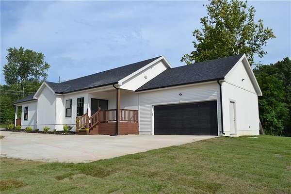 1.75 Acres of Land with Home for Sale in Kansas City, Kansas