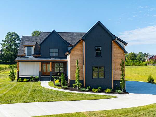 1.84 Acres of Land with Home for Sale in Springfield, Tennessee